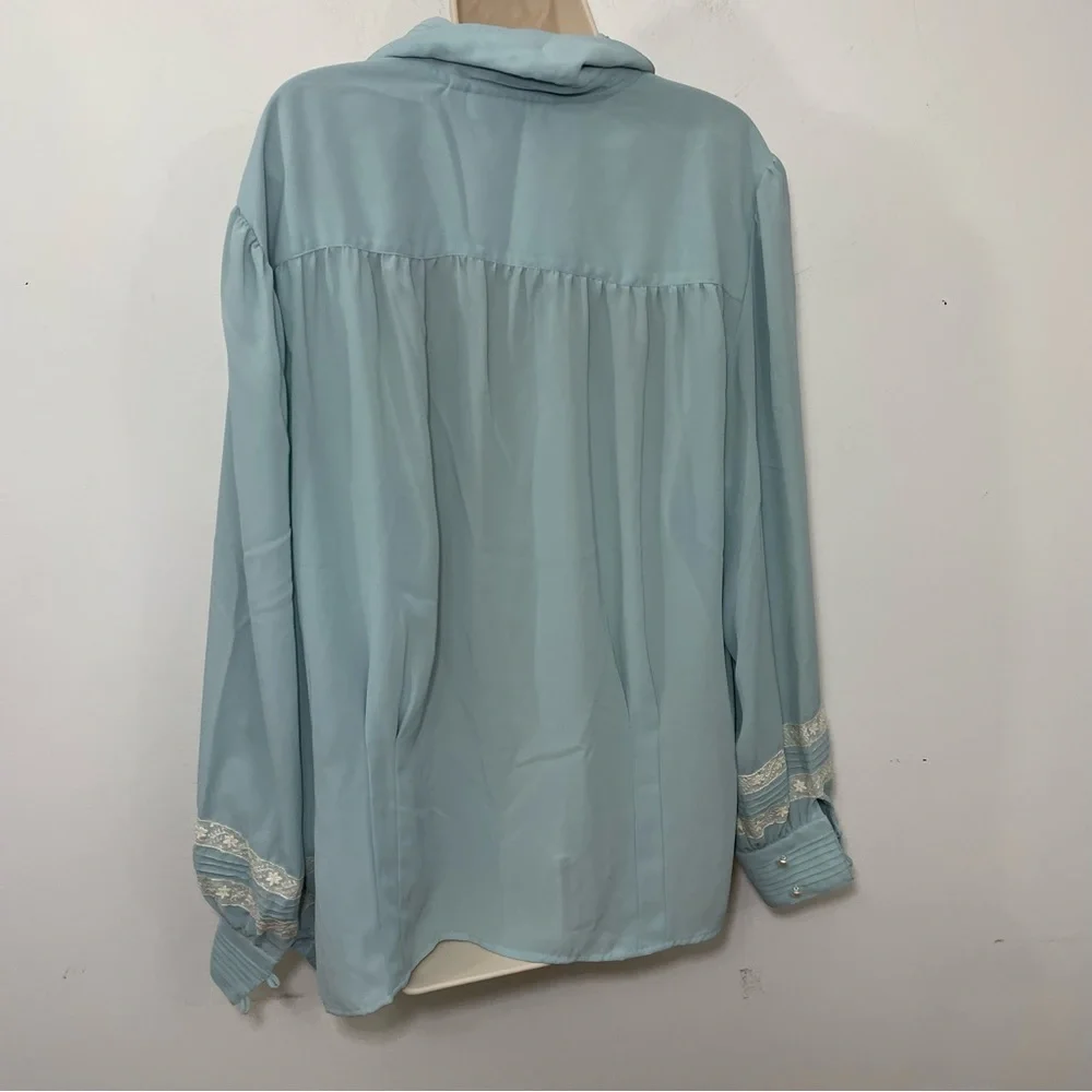 Vintage Chaus woman lace sheer blouse size Xl pale blue cream Pearl buttons - Picture 6 of 8
